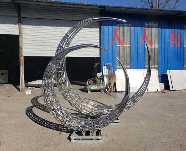 工廠(chǎng)現(xiàn)貨鏤空發(fā)光圓環(huán)不銹鋼月亮雕塑