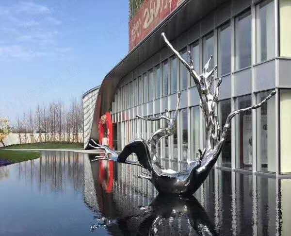 玻璃鋼雕塑的特點(diǎn)有什么呢？